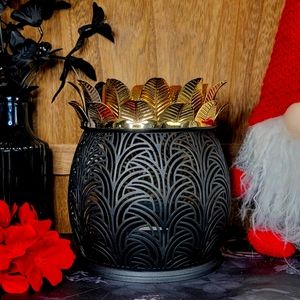 B&BW 🖤🍍 Black Metal Luminary Pineapple Candle Holder